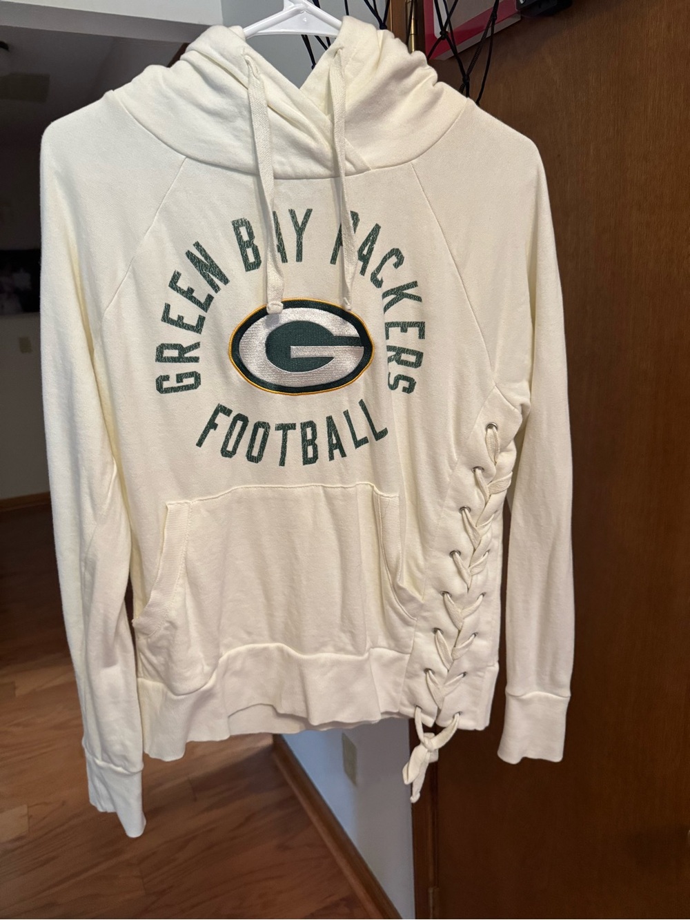 Touch by Alyssa Milano Cream Green Bay Packers Lace-Up Hoodie